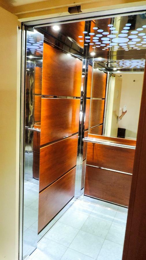 Penthouse Deluxe Apartment At Piraeus Exterior photo